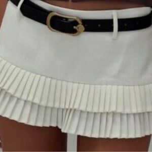 Lioness White Pleated Skirt with Black Belt